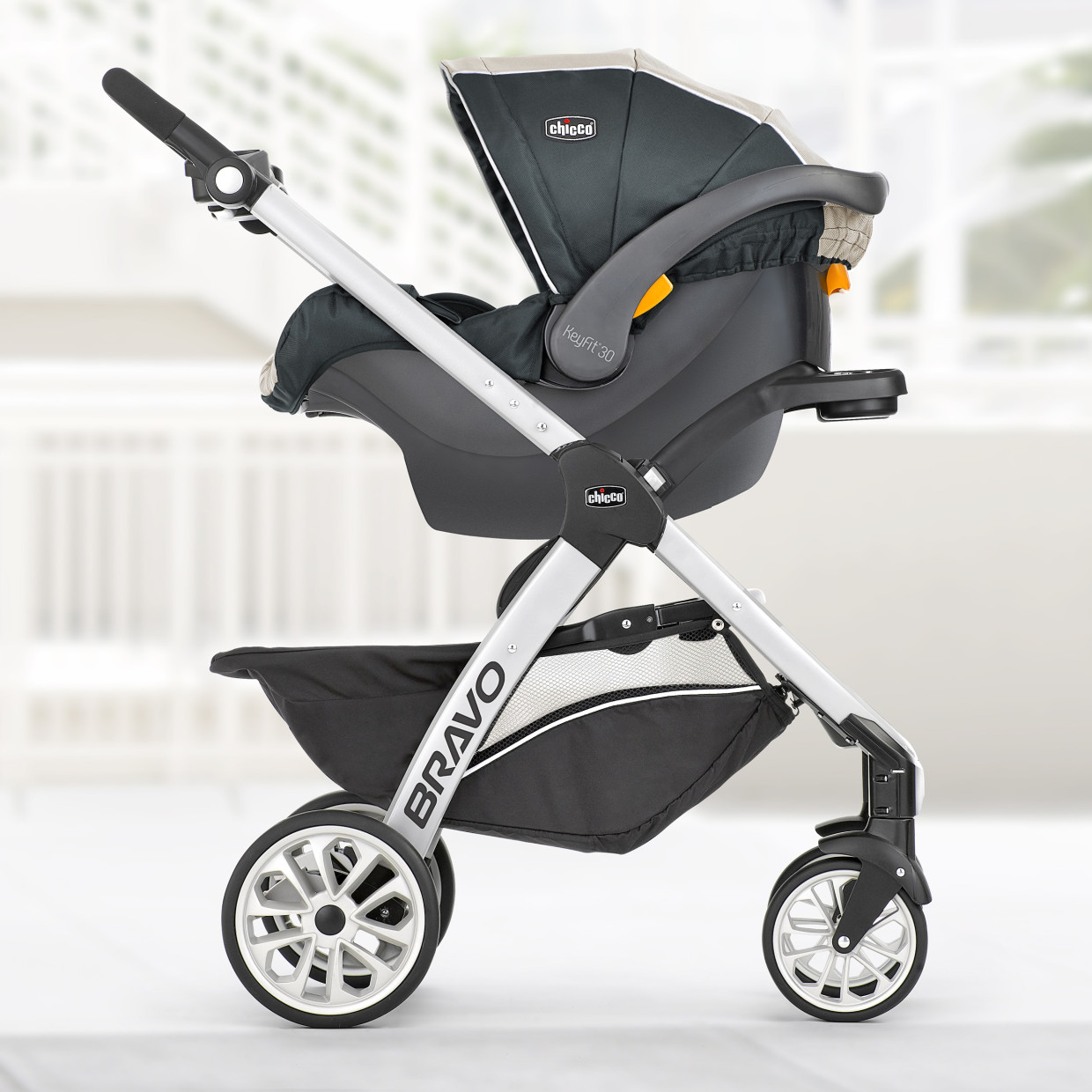 Chicco Bravo Air Stroller - Q Collection.