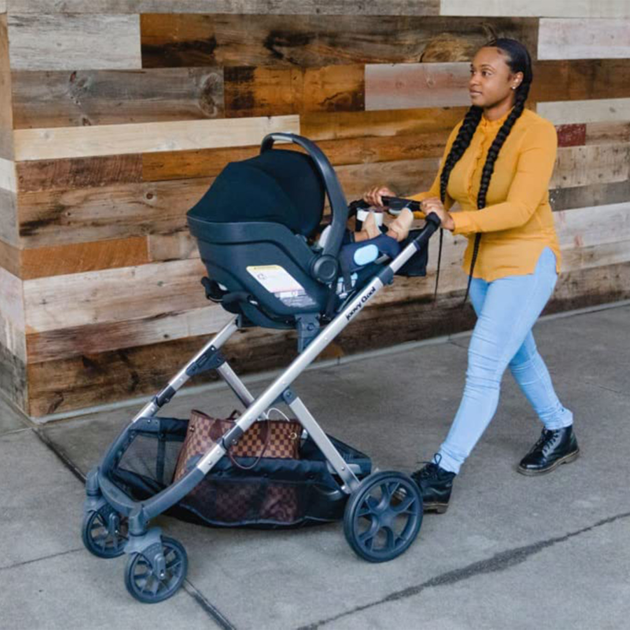 Joovy Qool Universal Car Seat Adapter - Black.